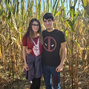 Meet your Posher, Caitlin